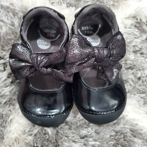 Black dress shoes with bow 6 wide